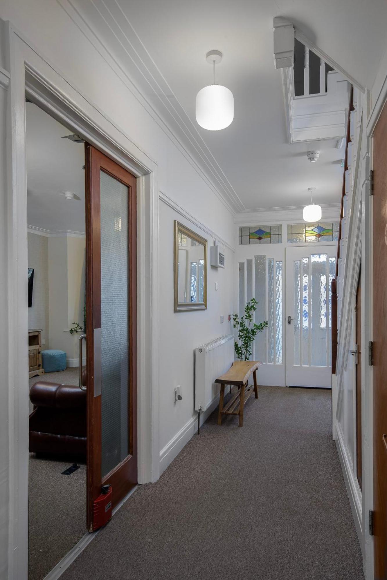 Arnside - Spacious 10-Bedroom Seaside Cottage 黑潭 外观 照片